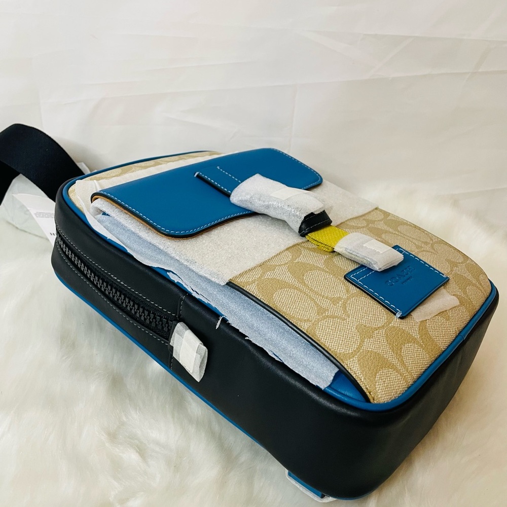 SOLD NWT Coach track pack Signature canvas Sling bag/ backpack crossbody bag - Picture 6 of 13